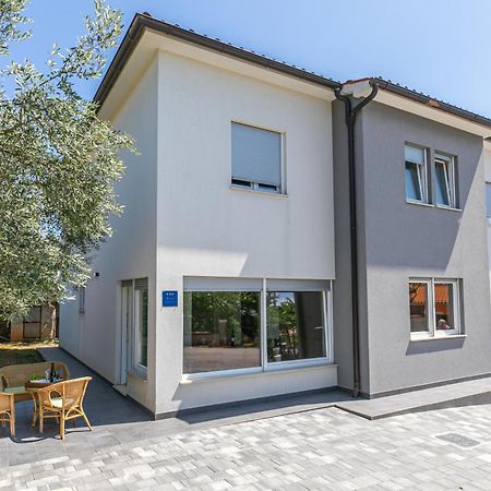 Apartman Suzi Pula Bagian luar foto