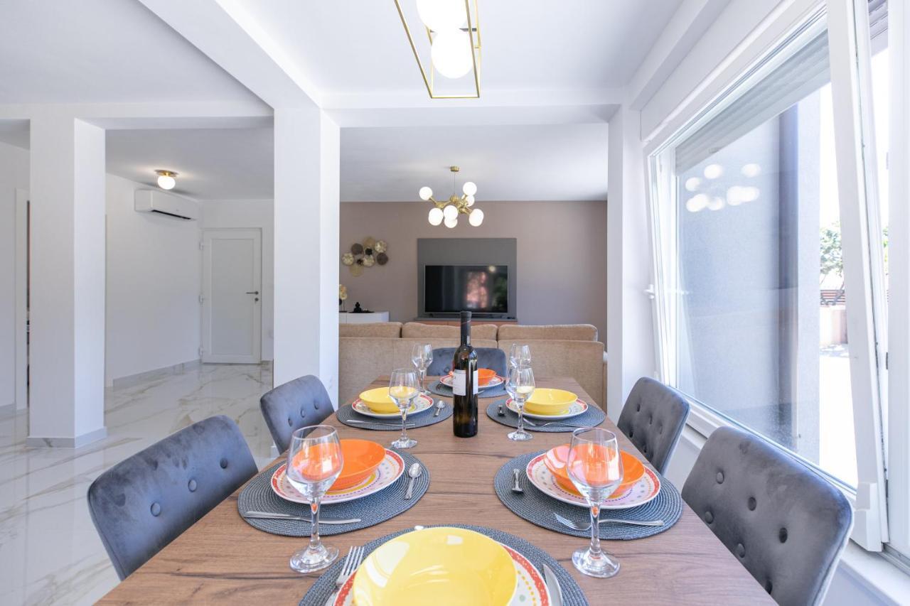 Apartman Suzi Pula Bagian luar foto