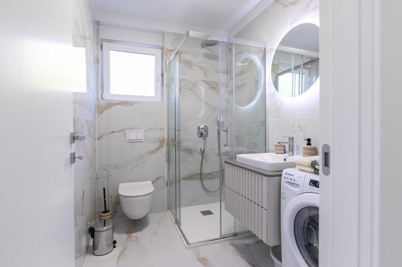 Apartman Suzi Pula Bagian luar foto