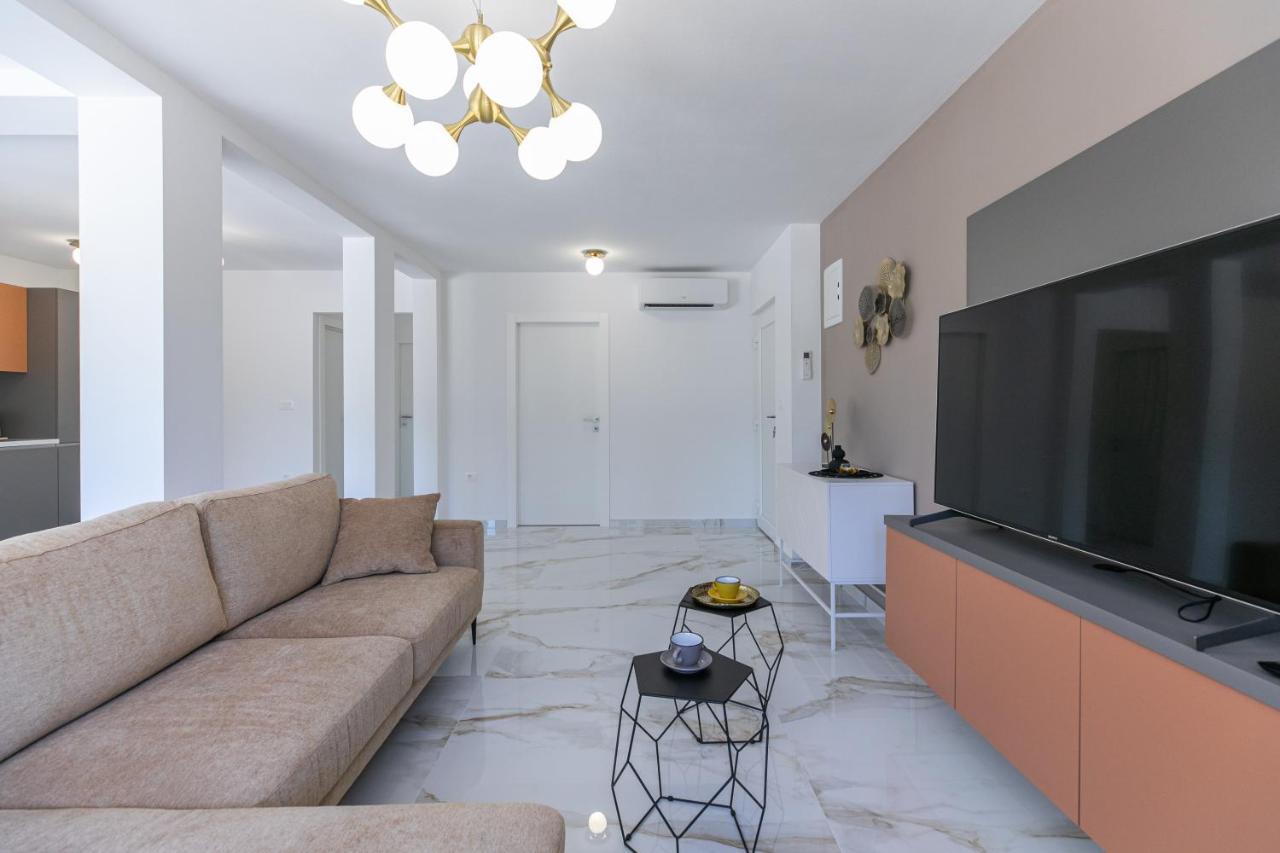 Apartman Suzi Pula Bagian luar foto